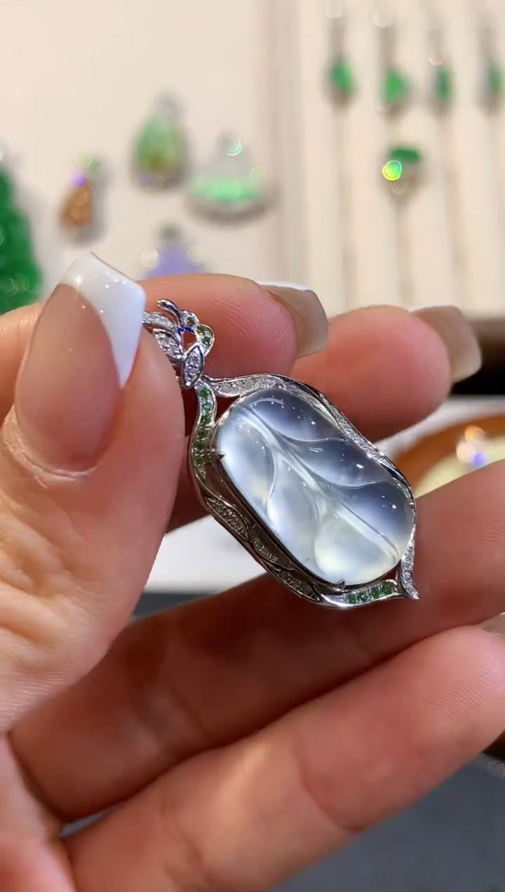 【闪购商品】翡翠吊坠(不含链)18K金镶嵌ZML2985