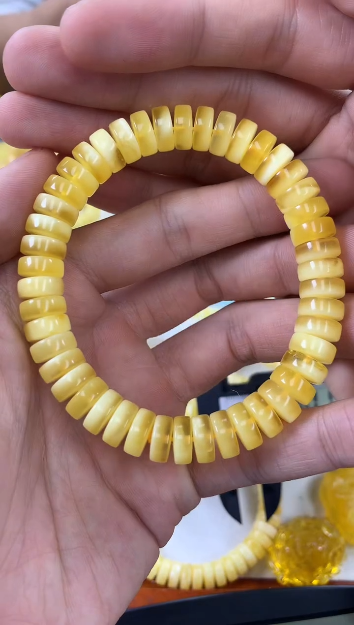 【闪购商品】琥珀裸石未镶嵌手串
