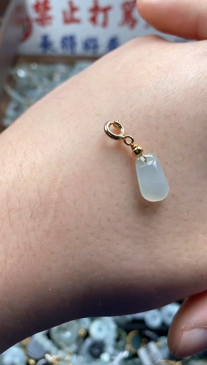 【闪购商品】翡翠颈饰未镶嵌哥哥