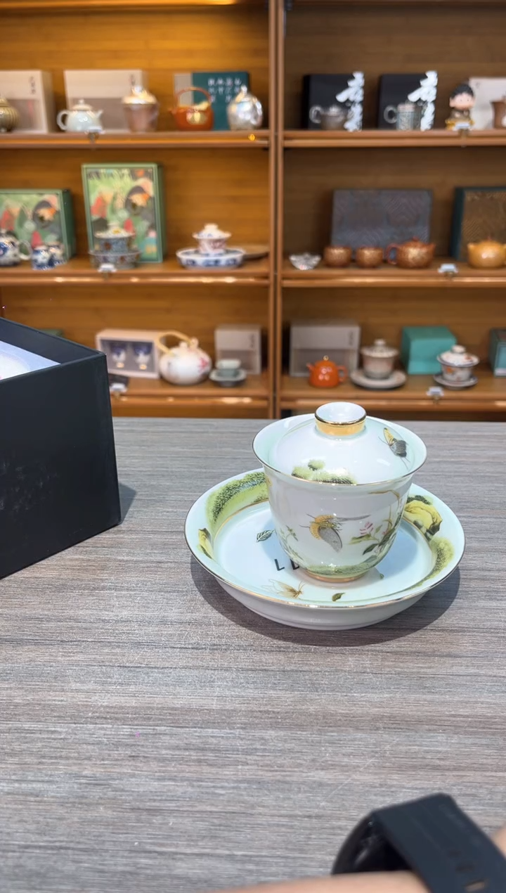 【闪购商品】蝶恋花大底盘盖碗茶具