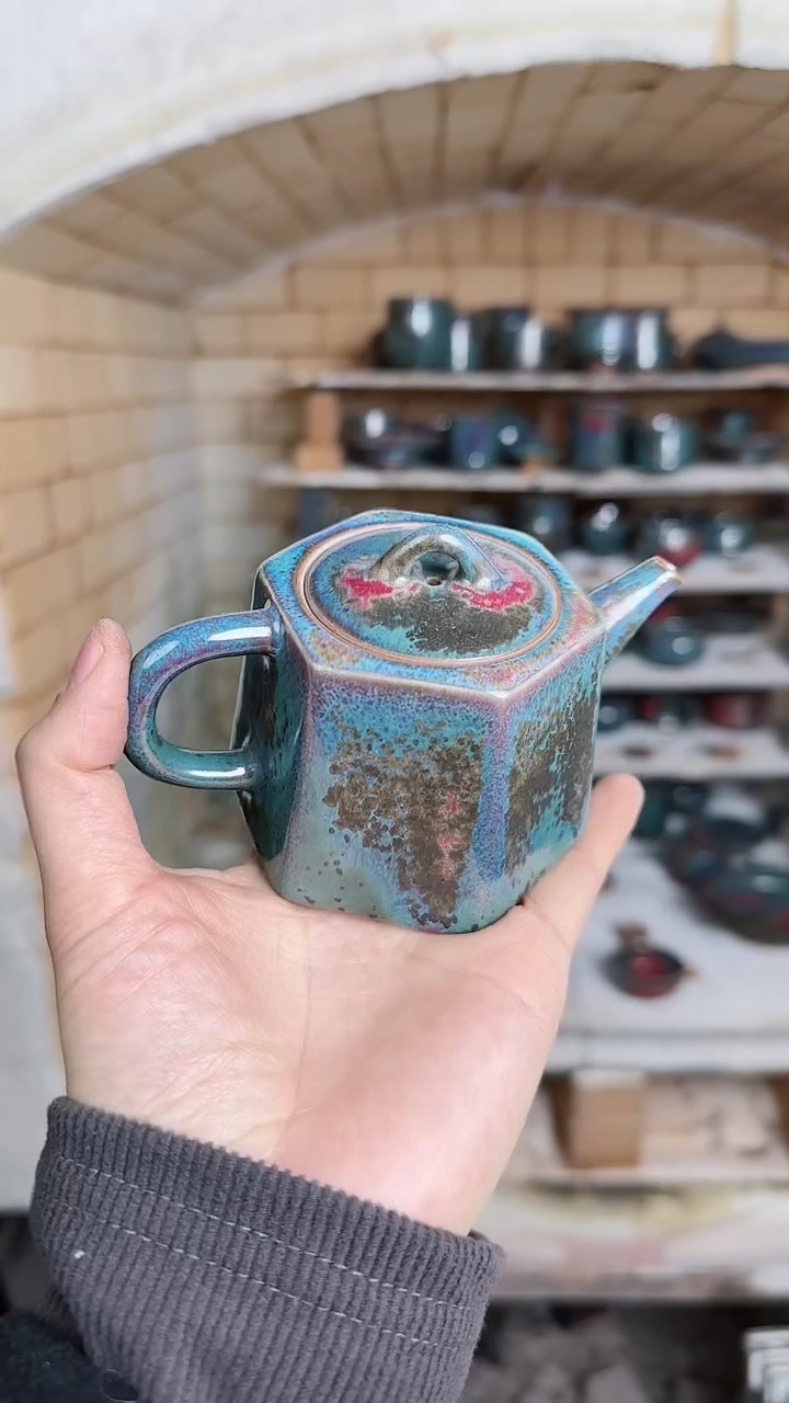 【闪购商品】187-1王建勋六方壶--------笑