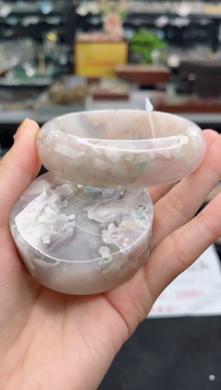 【闪购商品】石英质玉手镯未镶嵌59圈口（赠品镯心）1571320