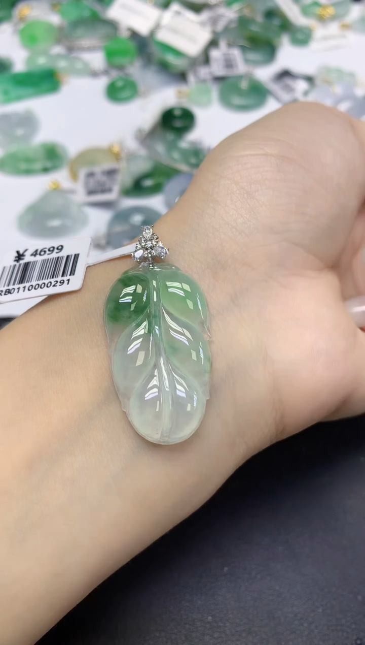 颈饰18K金镶嵌翡翠天然缅甸翡翠A货百元以上9元证书费自理