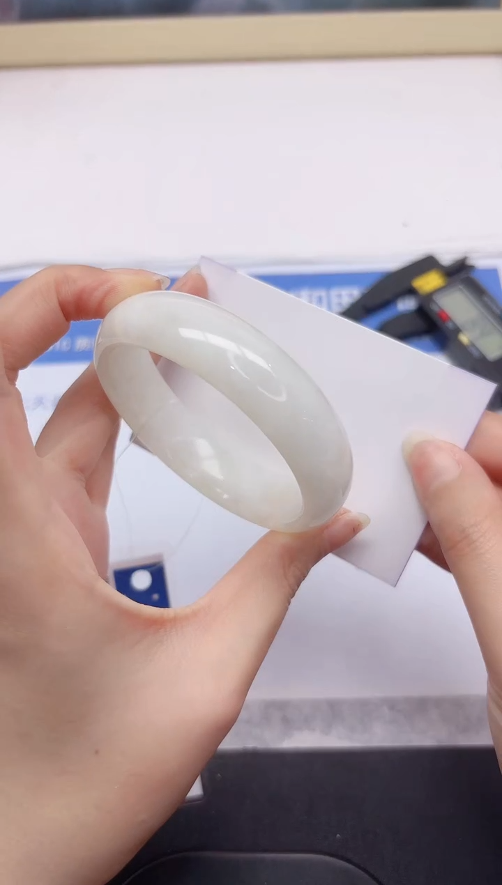 和田玉手镯未镶嵌182-56