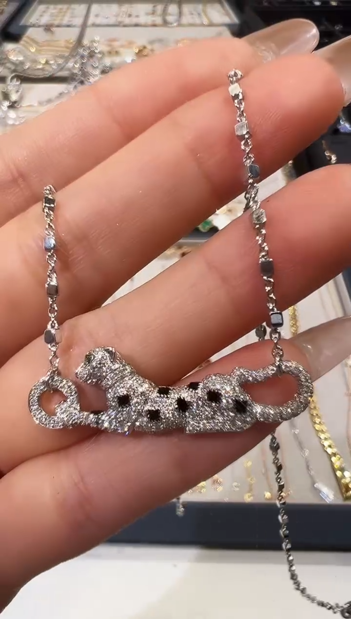 颈饰18K金镶嵌钻石k白豹子带钻项链