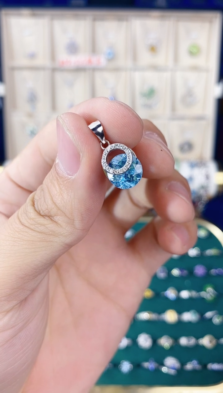 【闪购商品】托帕石吊坠银S925镶嵌带证书带链子2.5ct