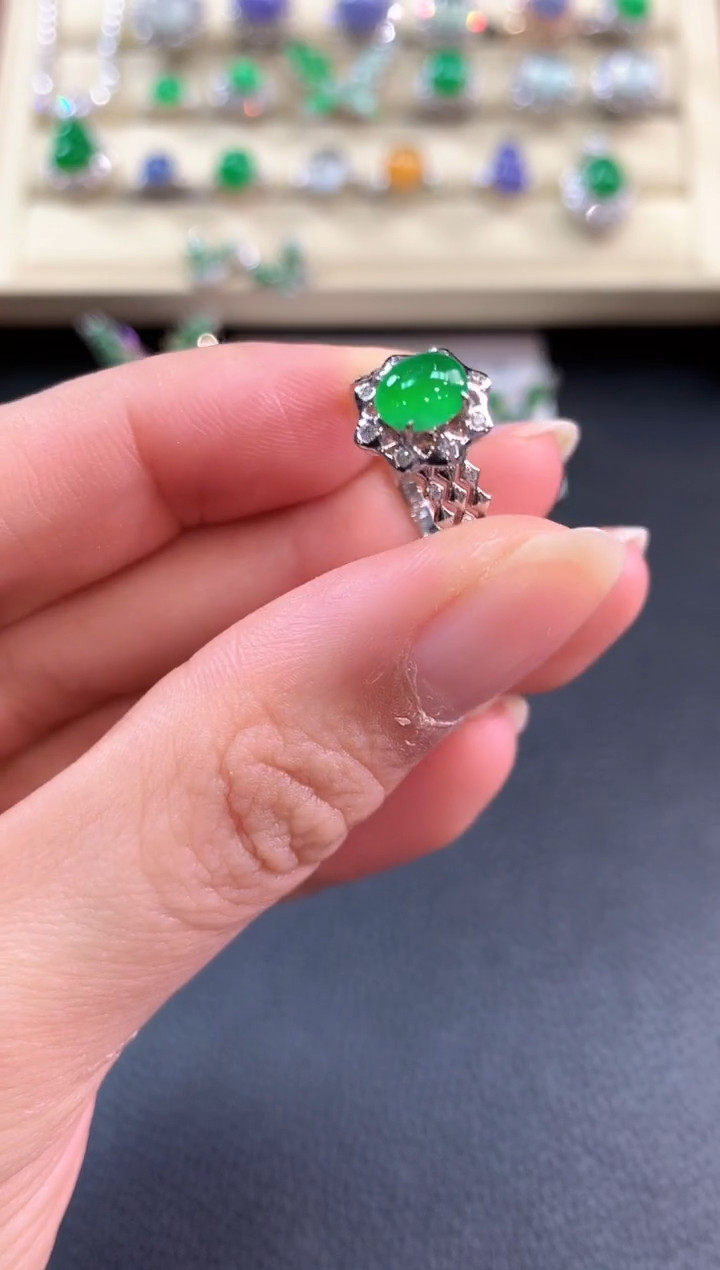 【闪购商品】翡翠戒指18K金镶嵌b80不退换