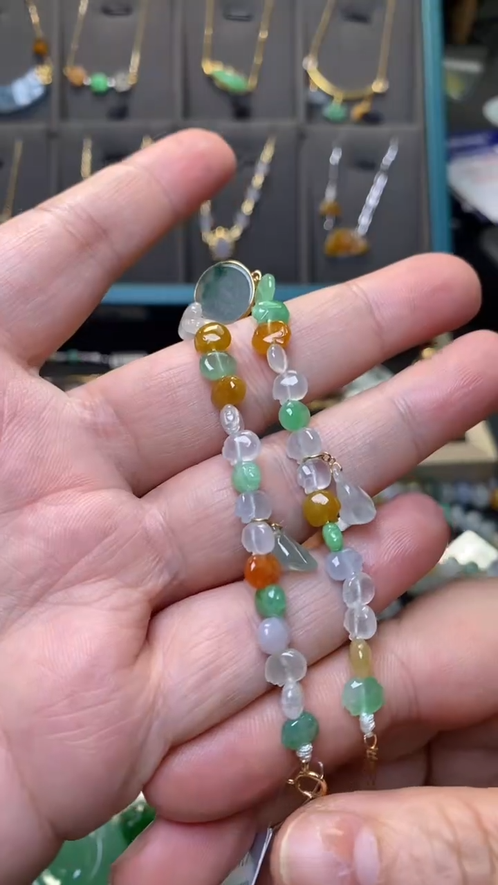 颈饰18K金镶嵌翡翠净货36245