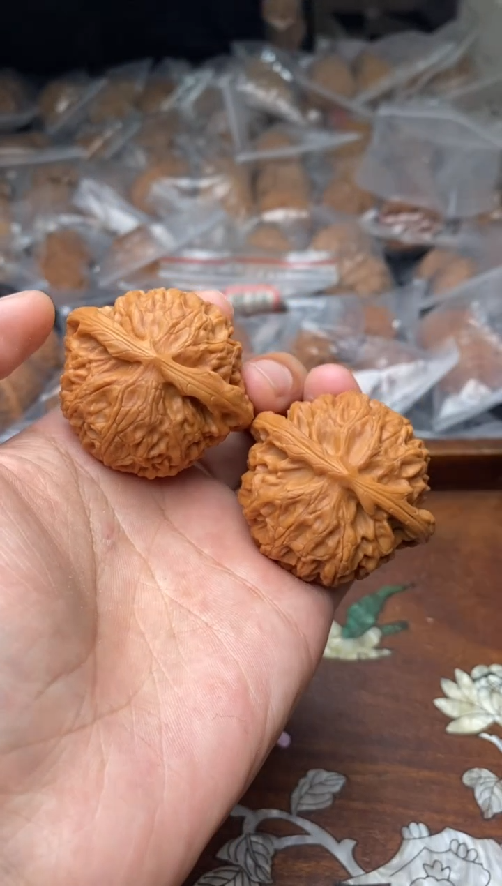 【闪购商品】文玩核桃把件A70号46尺宫灯