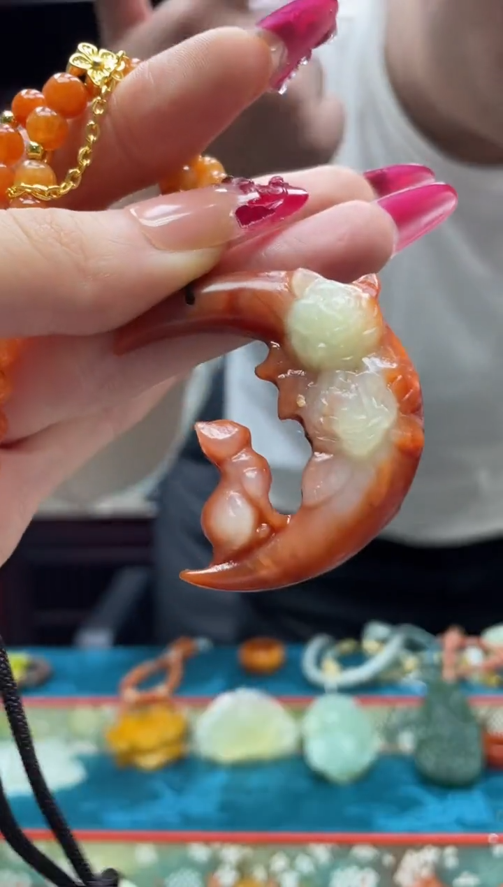 未镶嵌岫玉吊坠·