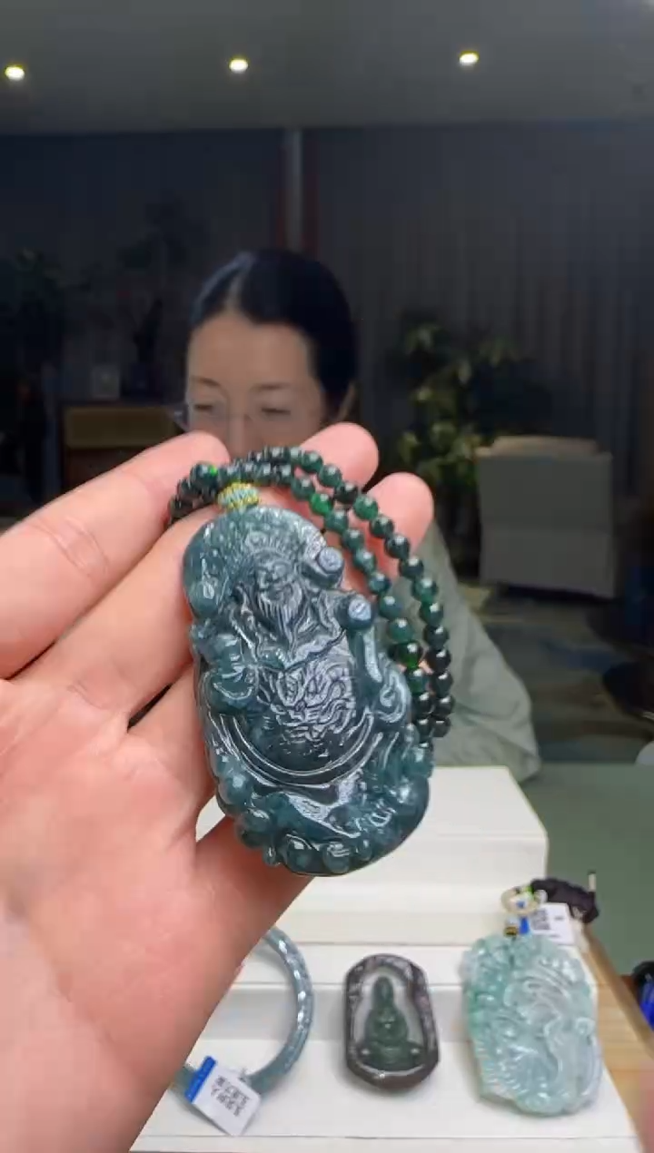 【闪购商品】翡翠吊坠(赠链)未镶嵌DY@@WS1WX29053
