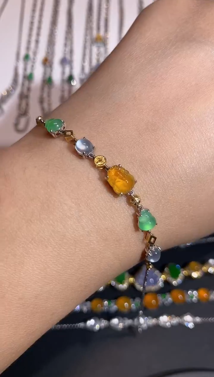 颈饰18K金镶嵌翡翠手链