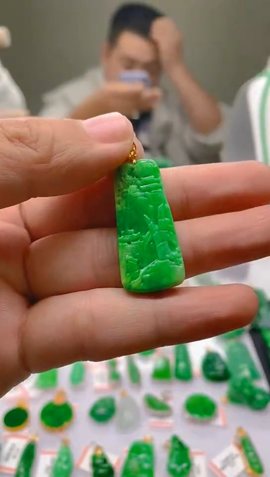 【闪购商品】翡翠颈饰18K金镶嵌新号开播，全场乱卖