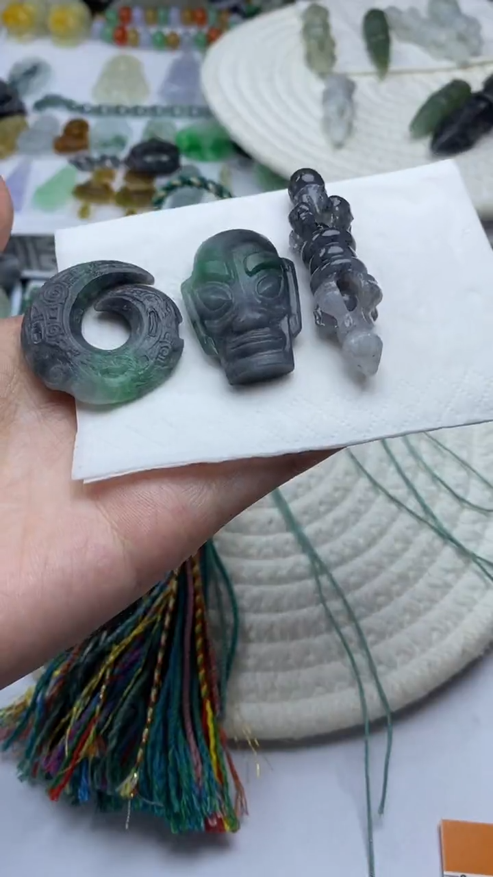 未镶嵌定制翡翠?**?毛货定制不退不换