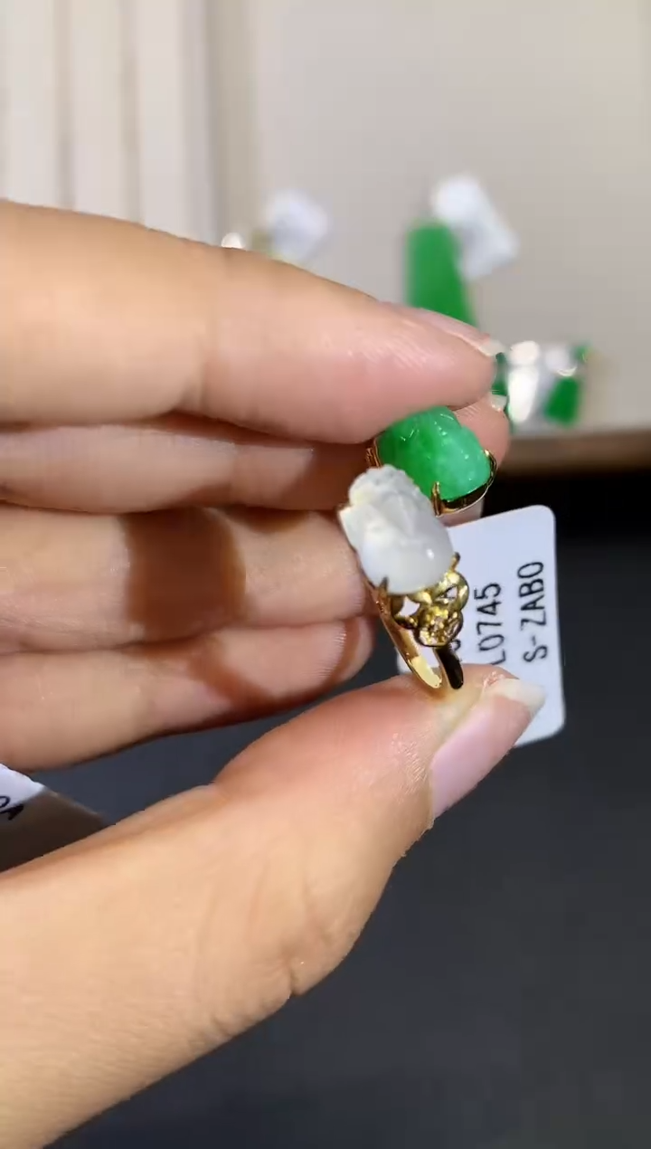 翡翠戒指18K金镶嵌L0745多样性发其一