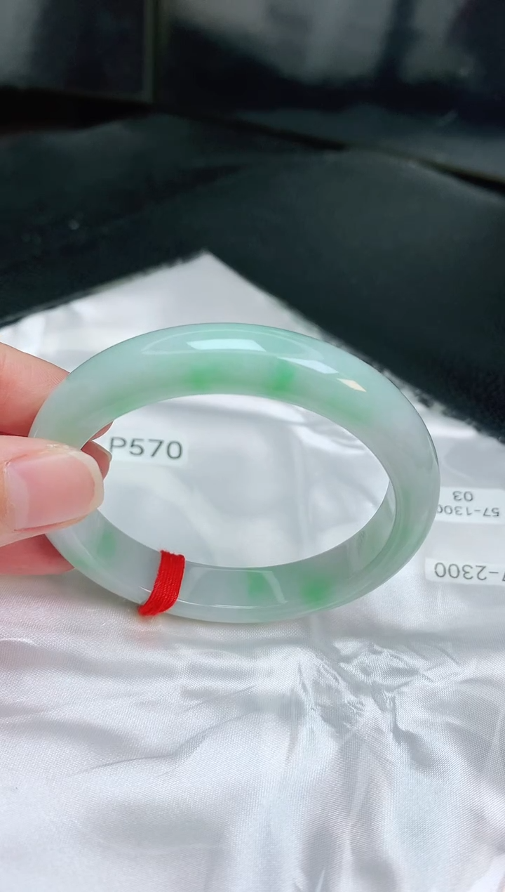【闪购商品】翡翠手镯未镶嵌缅甸天然A货翡翠手镯