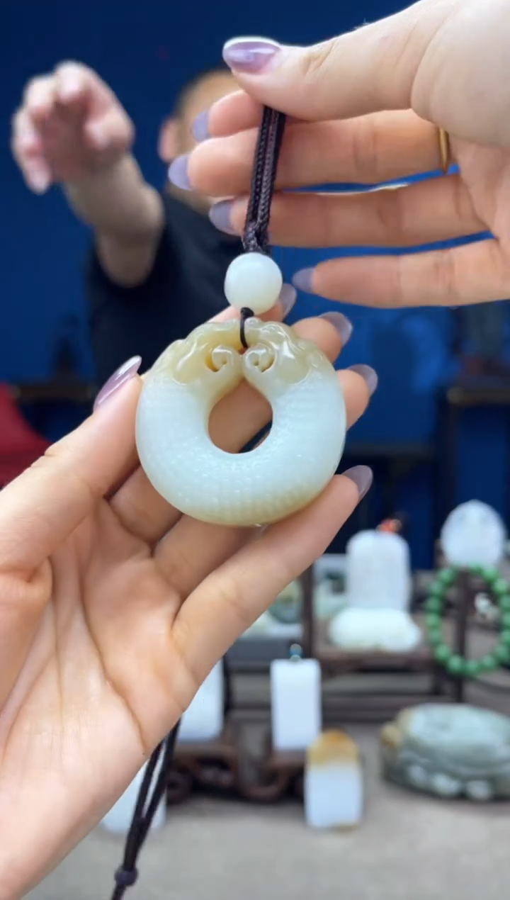 和田玉未镶嵌颈饰1