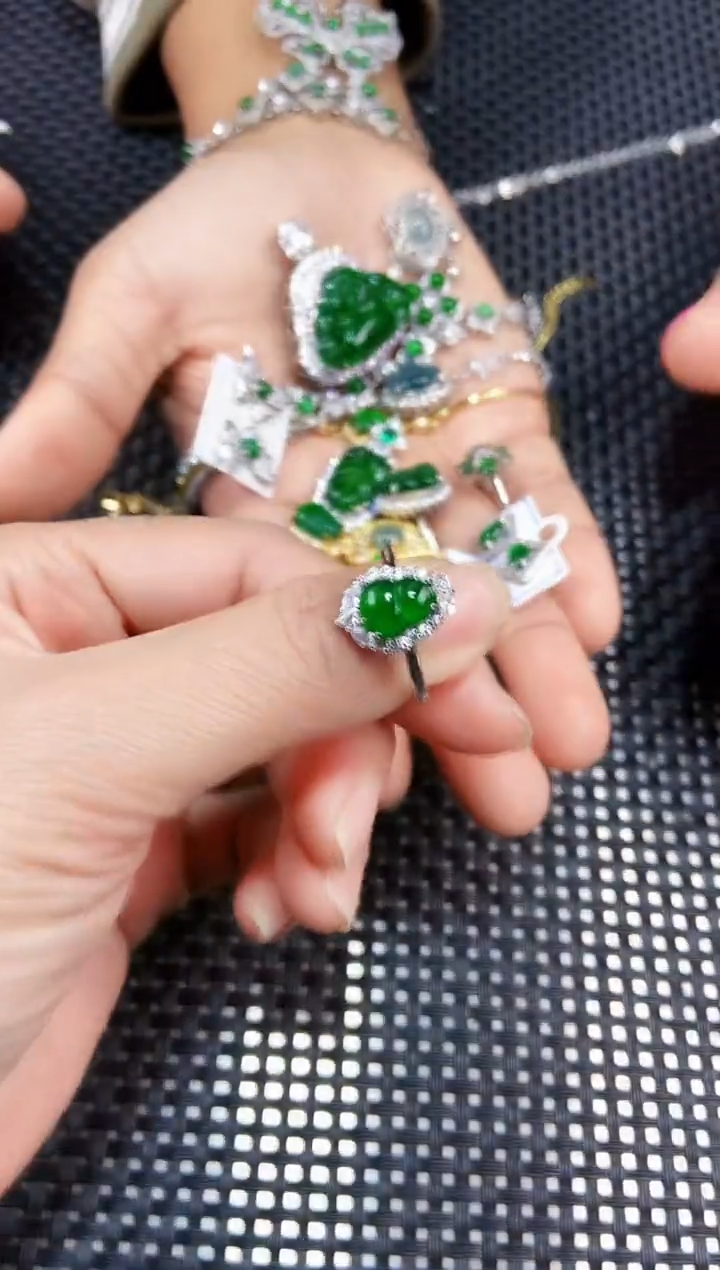 【闪购商品】翡翠戒指未镶嵌11111111