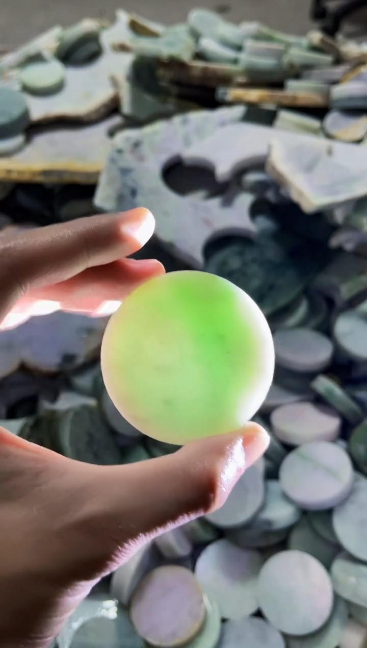 【闪购商品】翡翠颈饰未镶嵌A货吴玉373