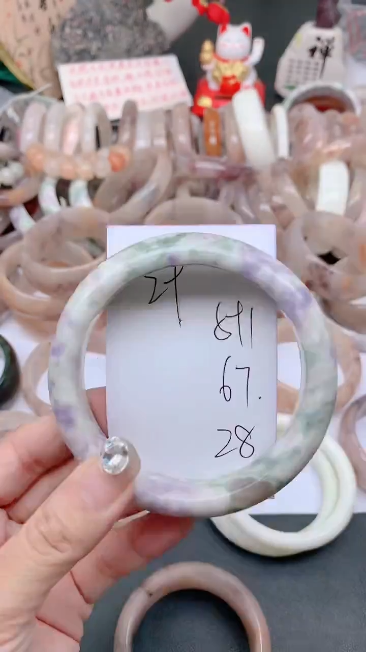 未镶嵌手镯石英质玉591