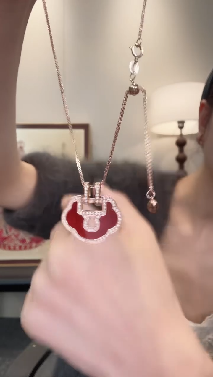 18K金镶嵌定制玛瑙18K金钻石如意吊坠不含链