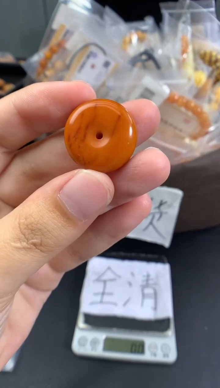 蜜蜡未镶嵌珠宝奇石1