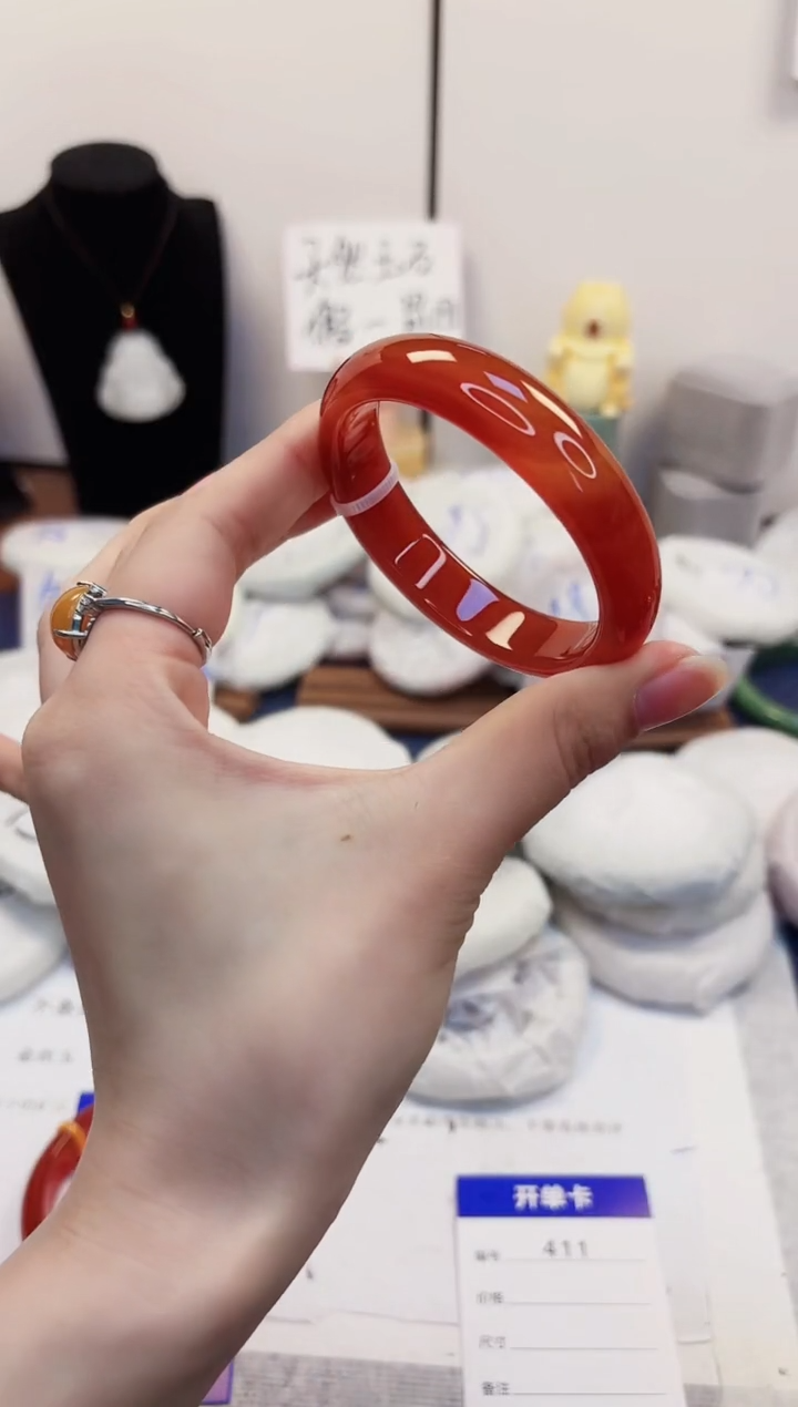 【闪购商品】石英质玉手镯未镶嵌411