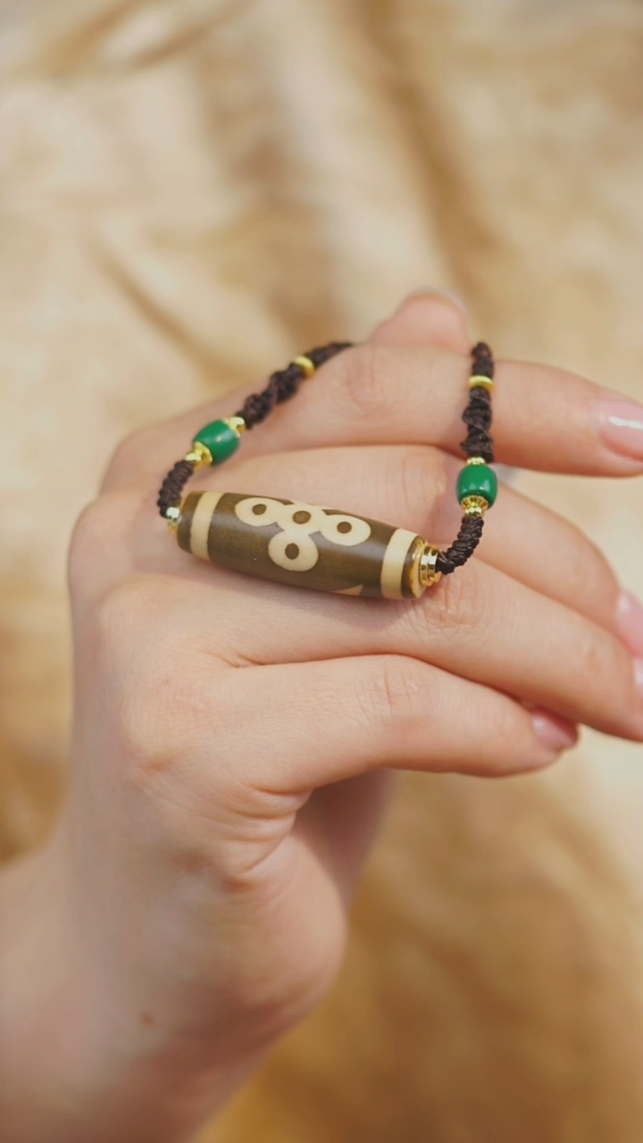 未镶嵌颈饰玛瑙/玉髓（覆膜）多样性发其一 五闪