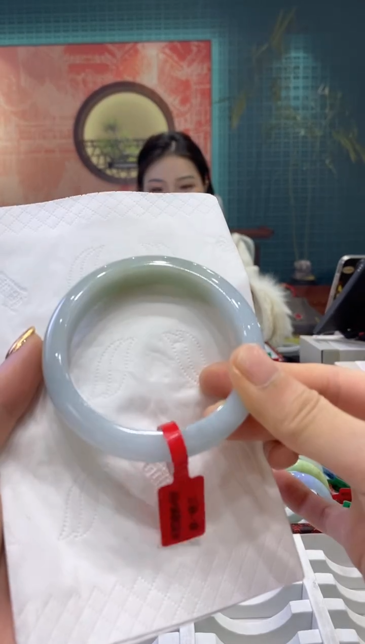 【闪购商品】翡翠手镯未镶嵌多人12860