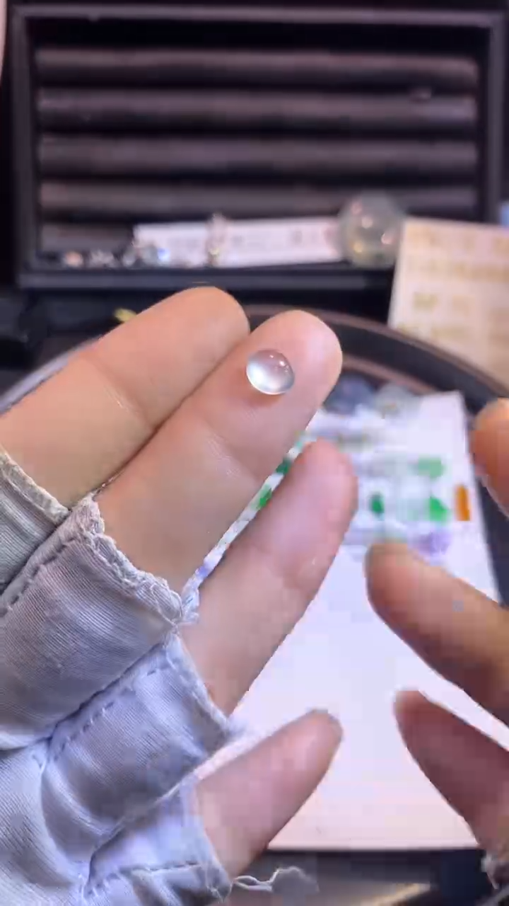 翡翠挂件未镶嵌蛋