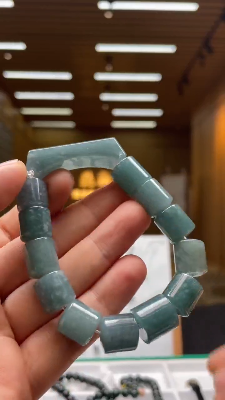 【闪购商品】翡翠颈饰未镶嵌********675