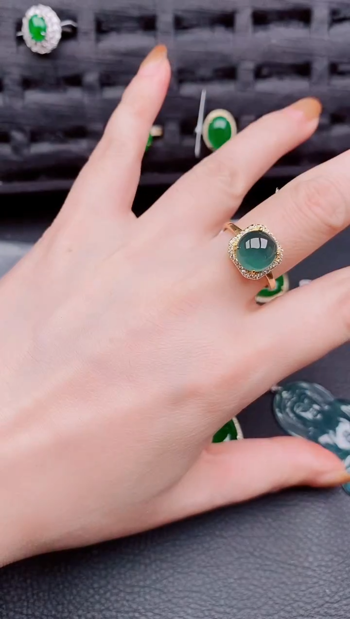 【闪购商品】翡翠戒指银S925镶嵌天然a货翡翠700