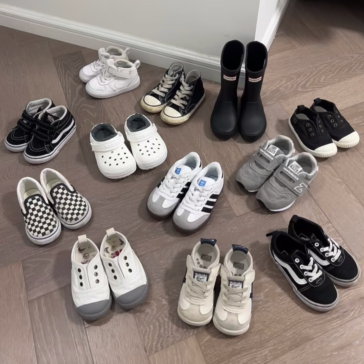 男女童鞋。听主播口令下单。按价格去拍 ，备注编号＋尺码