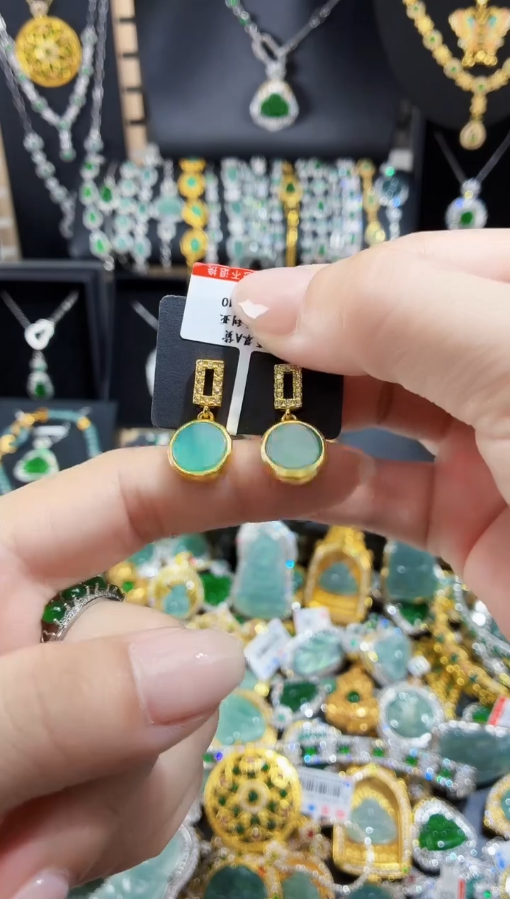 翡翠未镶嵌吊坠(不含链)天然翡翠a货 多样性发其一