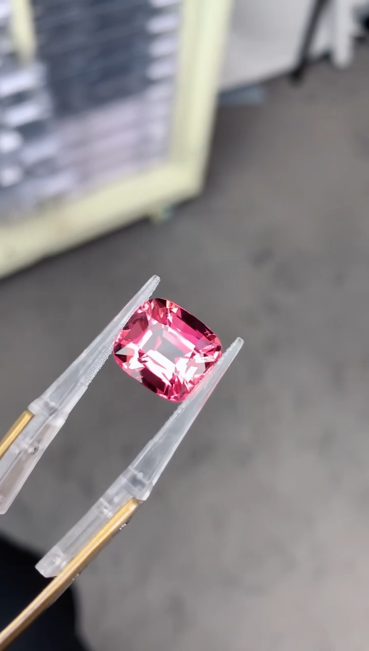 【闪购商品】碧玺裸石未镶嵌9.5ct 粉碧玺