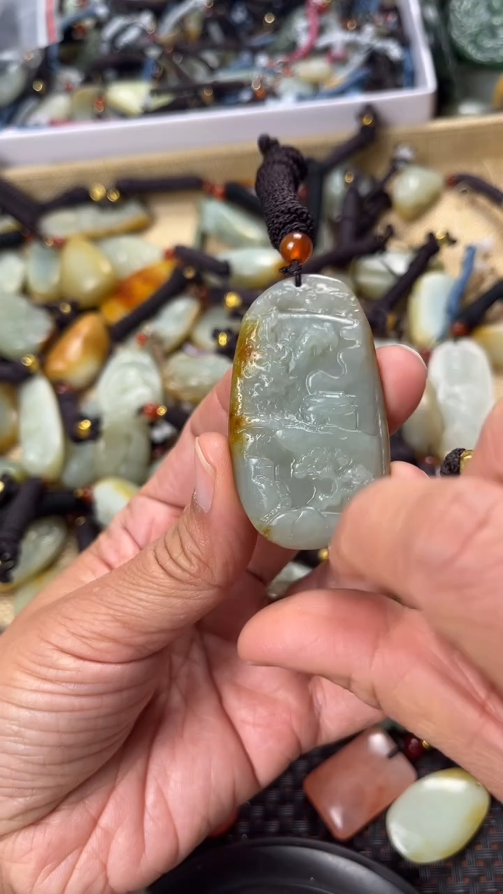 【闪购商品】和田玉颈饰未镶嵌多样性发货没有证书拍一发一有瑕