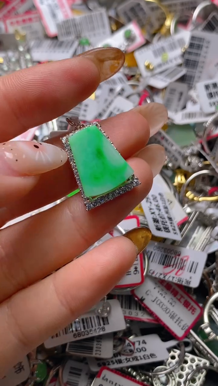 银S925镶嵌戒指翡翠百内无证书
