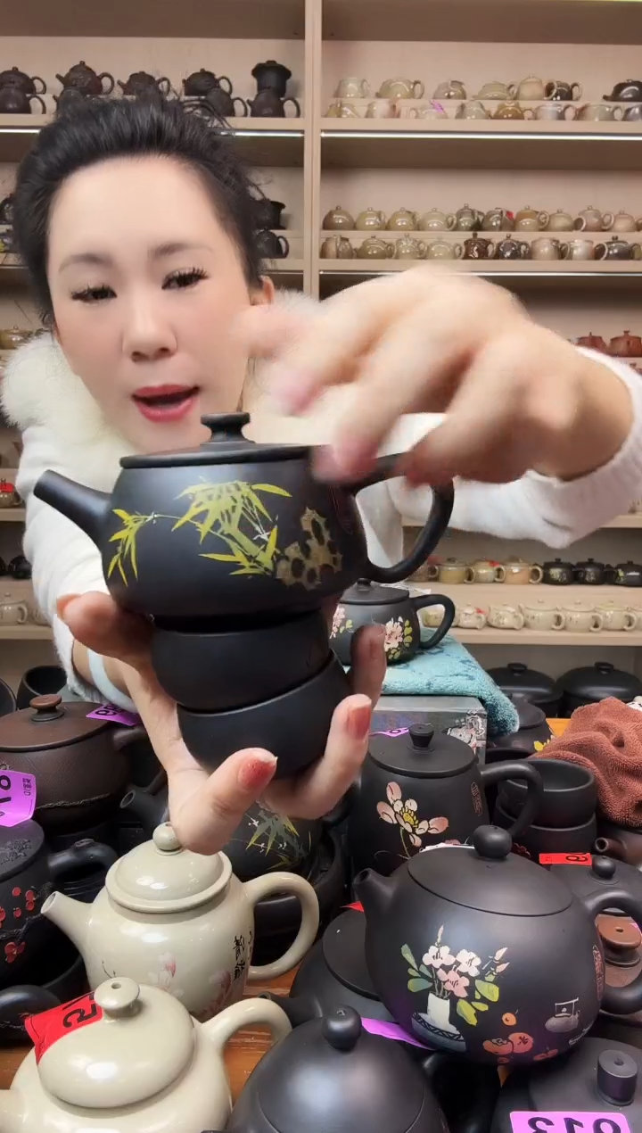 壶彩填汉瓦200cc+2线雕杯 950