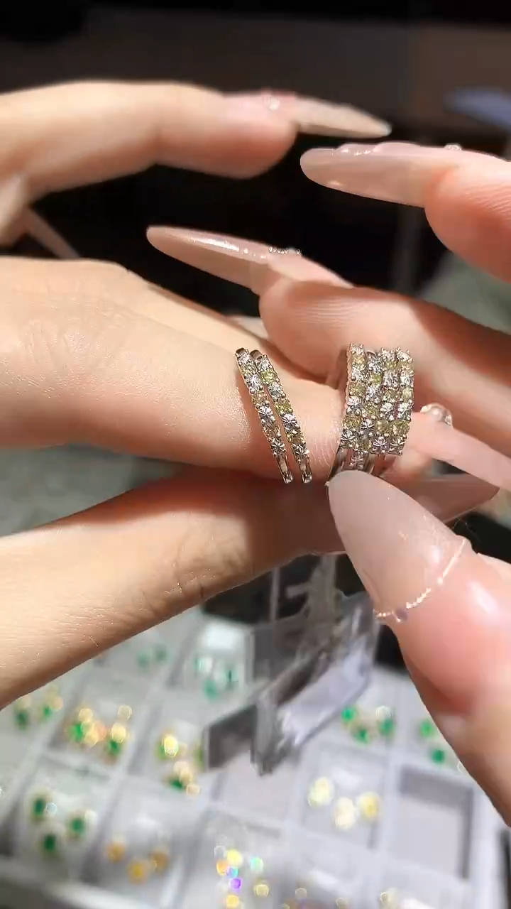 【闪购商品】钻石戒指18K金镶嵌戒指多样性发一