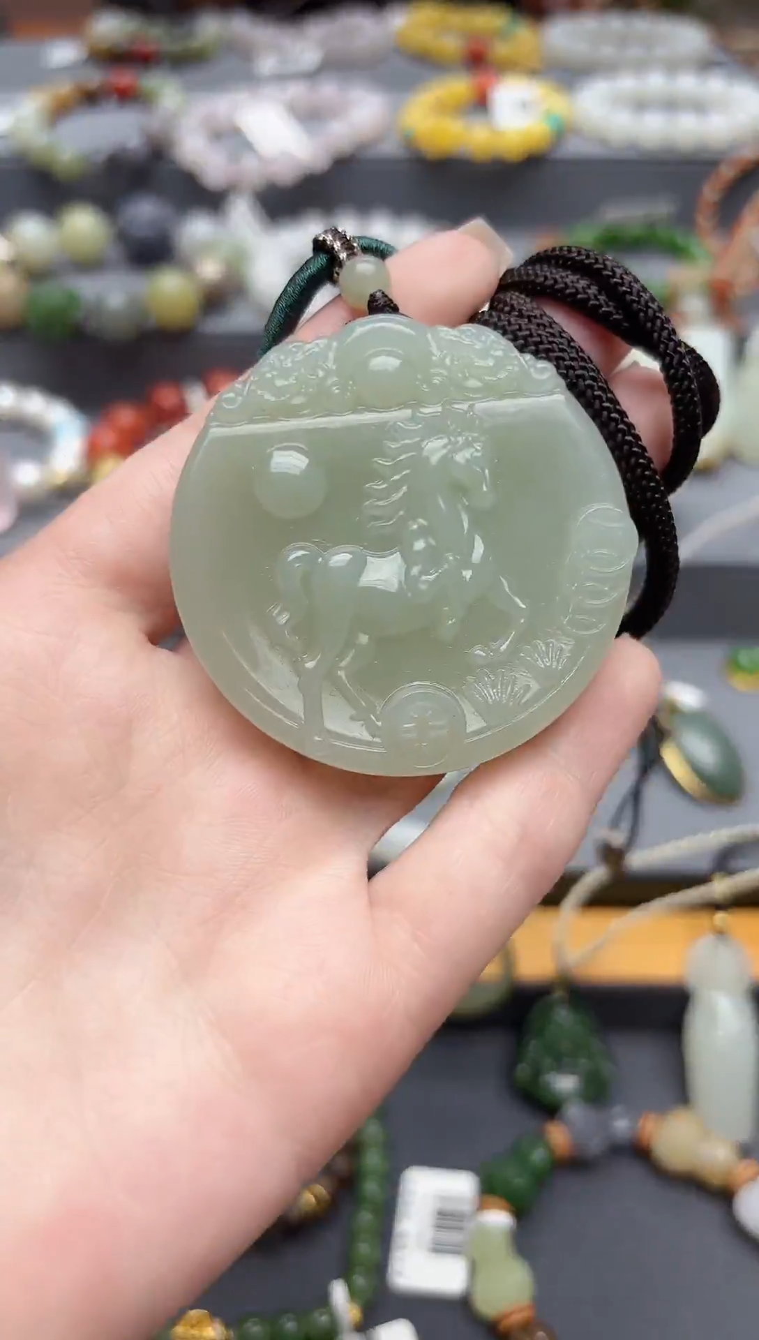 颈饰未镶嵌和田玉天然和田玉马吊坠