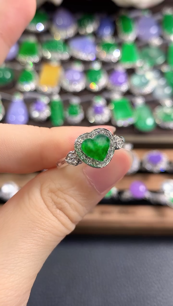 18K金镶嵌戒指翡翠c7    