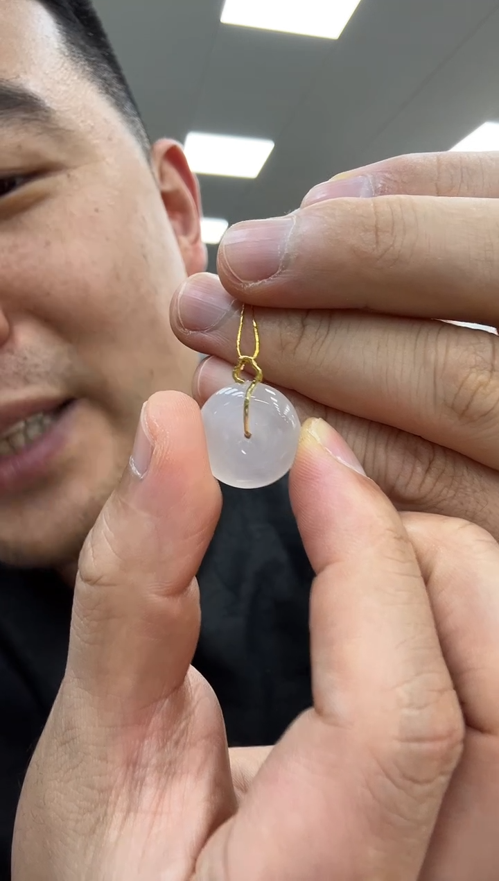 和田玉18K金镶嵌颈饰山流水平安扣