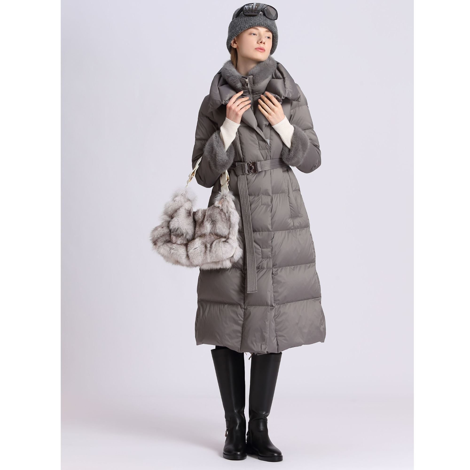 JETEZO/裘堤婼女装过膝长款羽绒轻职风女士中长款连帽BD15462D1