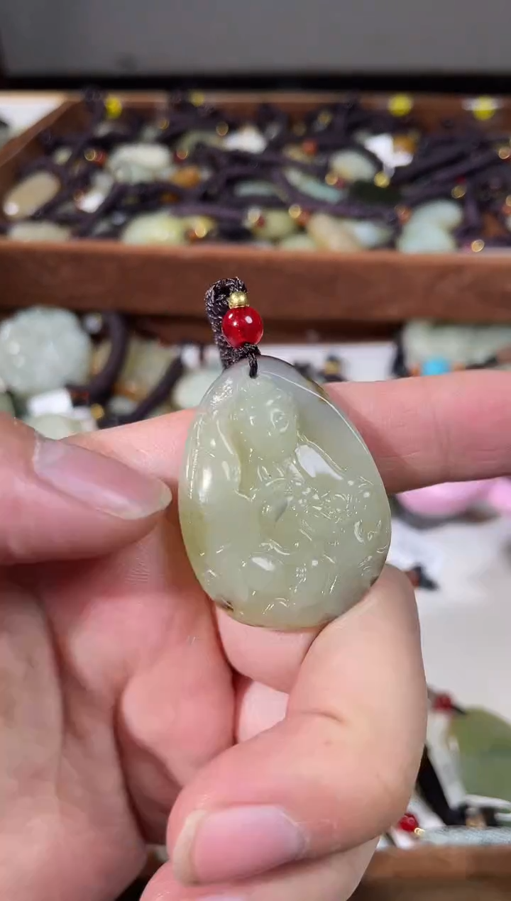 颈饰未镶嵌和田玉1