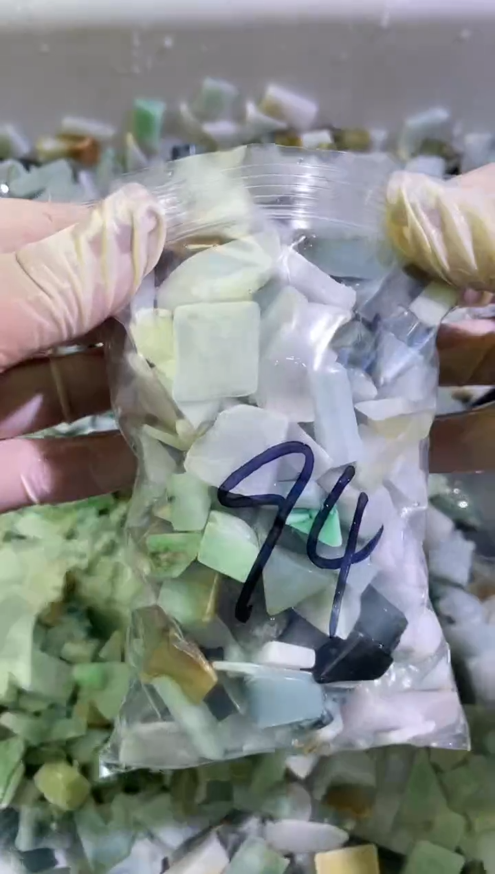 【闪购商品】翡翠颈饰未镶嵌天然翡翠小号500克94