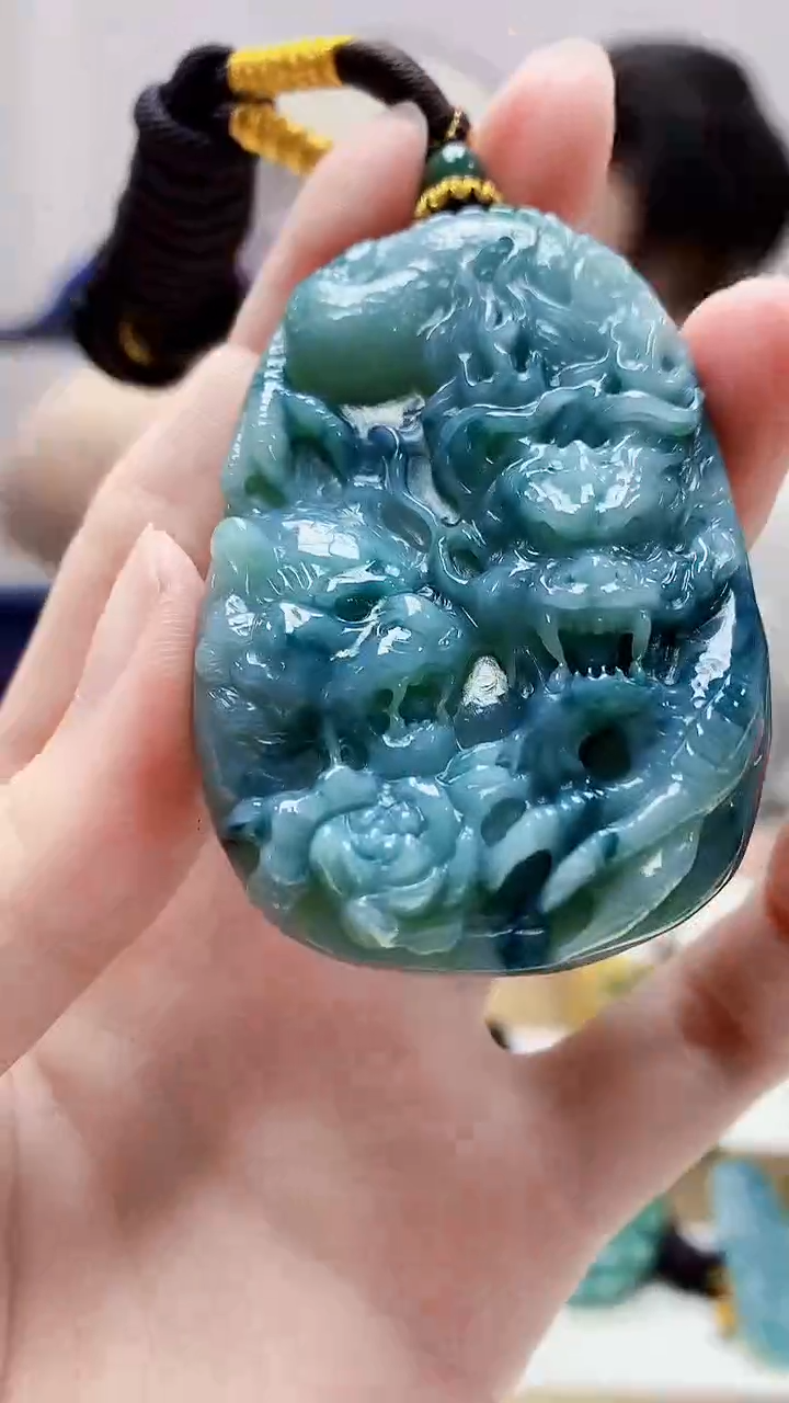 未镶嵌定制翡翠5060zm-毛货挂件30卧虎藏龙