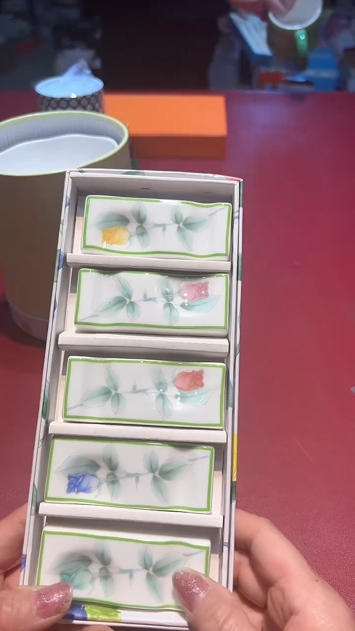 【闪购商品】瓷片锅碗瓢盆一件不剩