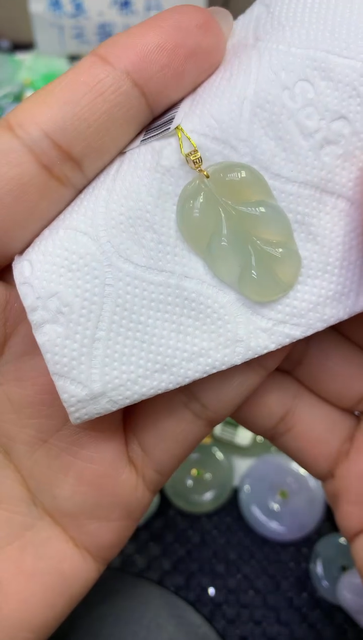 颈饰18K金镶嵌翡翠天然缅甸A货翡翠