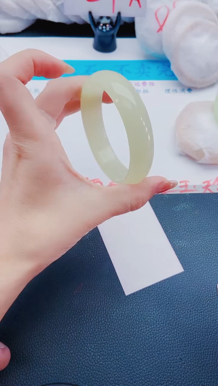 未镶嵌手镯石英质玉L185-63-64