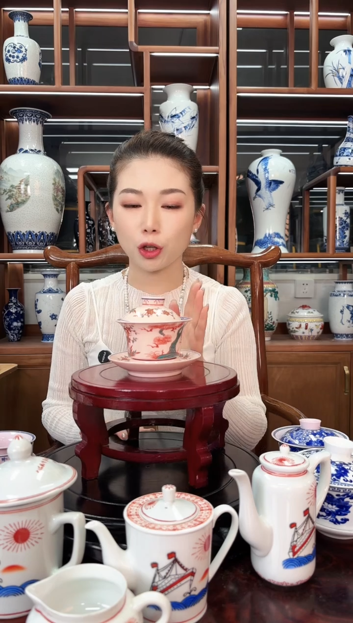 A44景德镇红稀稀翠竹红梅三才盖碗